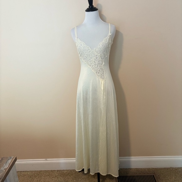 Lily of France Other - Vintage bridal lace lingerie gown